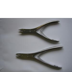 4 schanierentang met rond en spits bekje