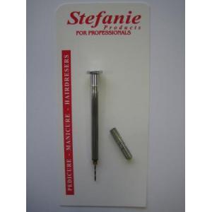 Boortje t.b.v. nail piercing